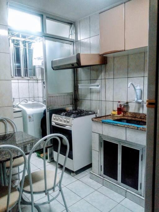 Quarto Com Ar Condicionado Em Apt Compartilhado E Estacionamento Gratis Apartamento Niterói Exterior foto